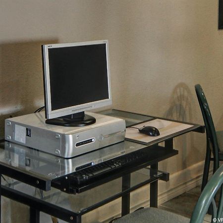 Quality Inn & Suites Weatherford Bagian luar foto