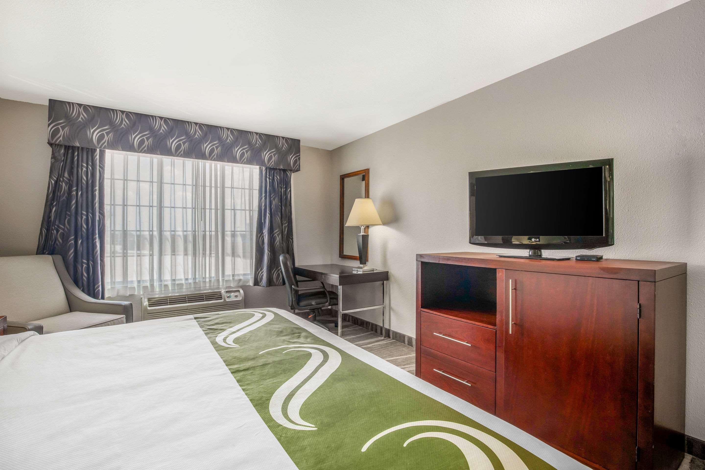 Quality Inn & Suites Weatherford Bagian luar foto