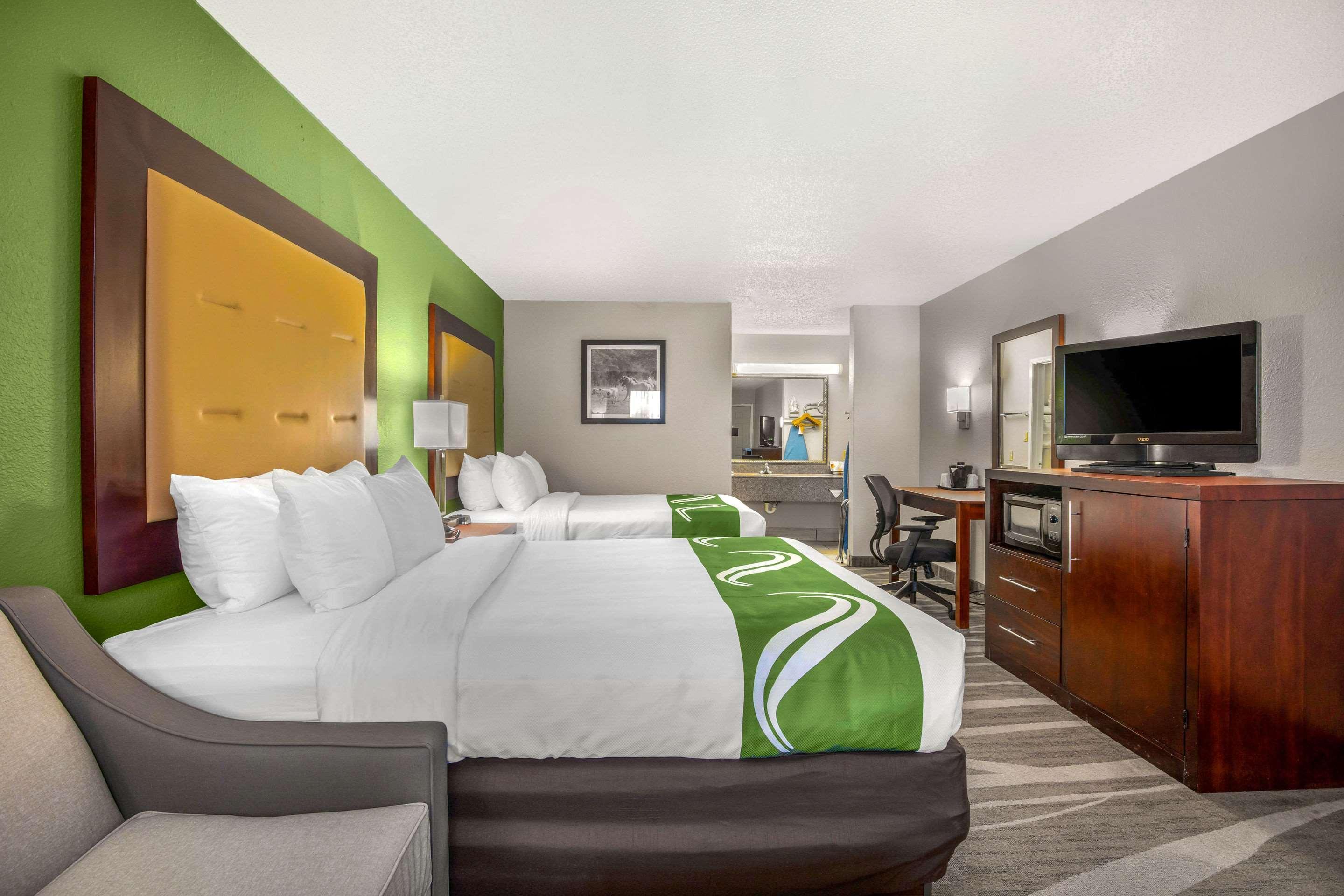 Quality Inn & Suites Weatherford Bagian luar foto