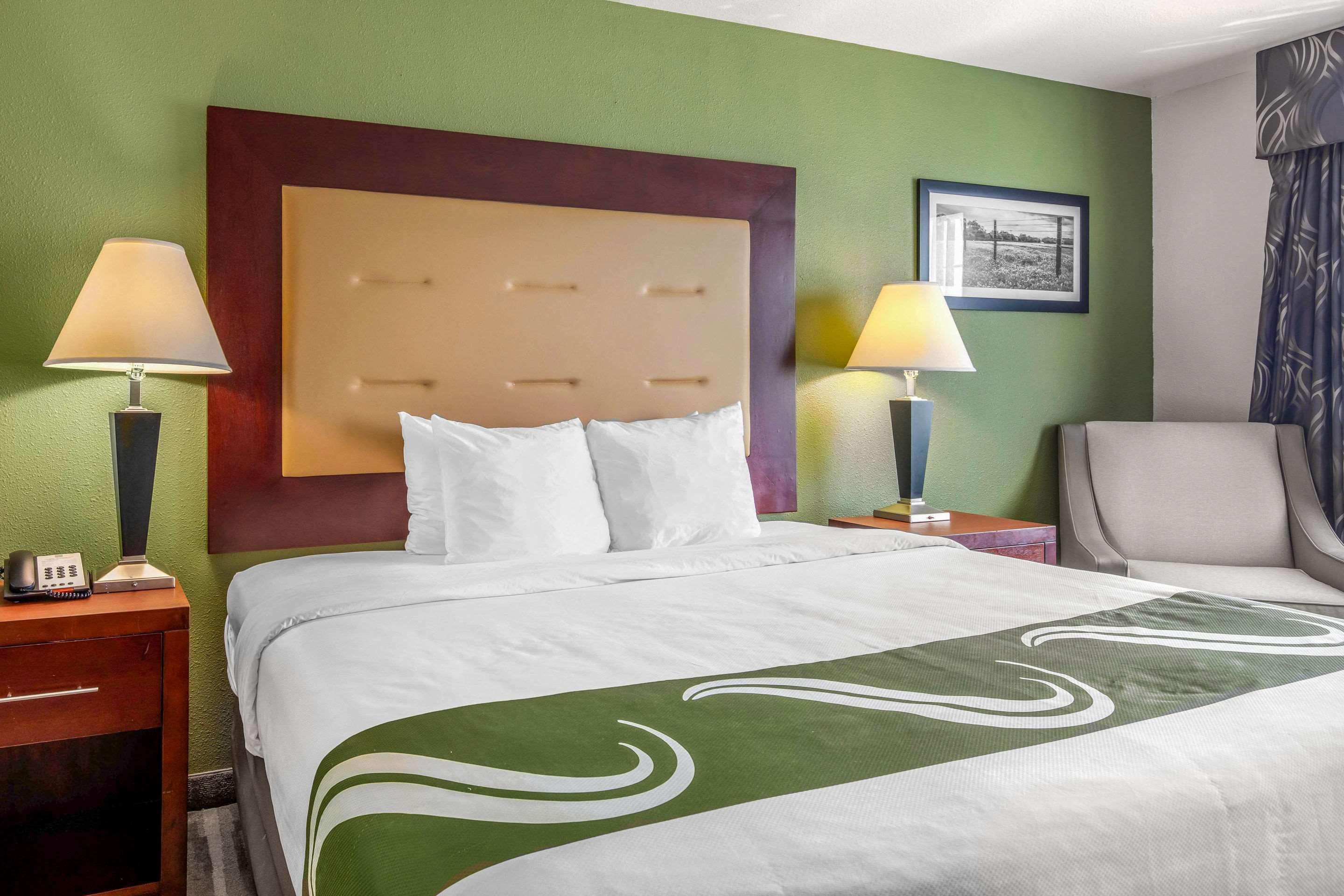 Quality Inn & Suites Weatherford Bagian luar foto