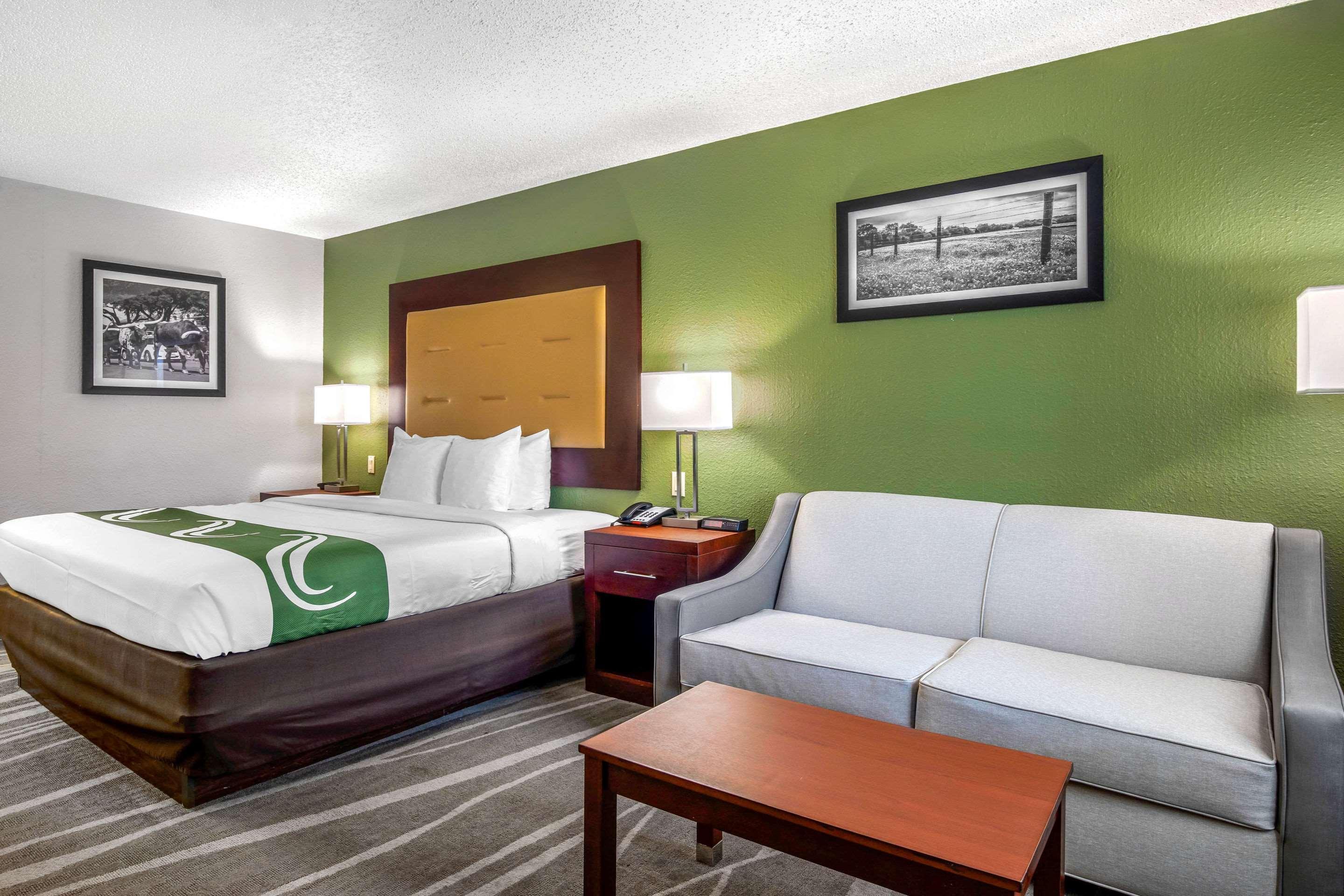 Quality Inn & Suites Weatherford Bagian luar foto