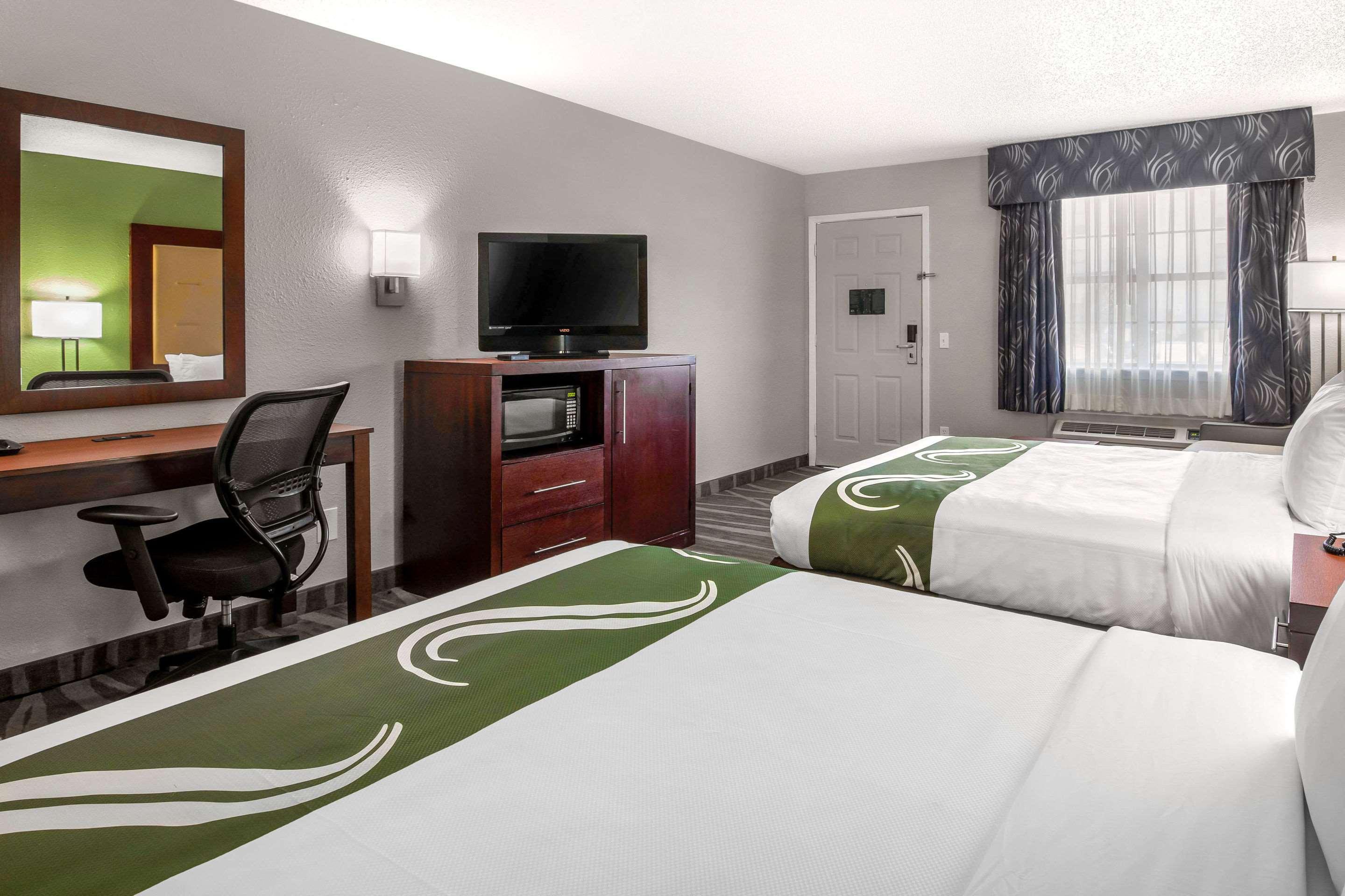 Quality Inn & Suites Weatherford Bagian luar foto