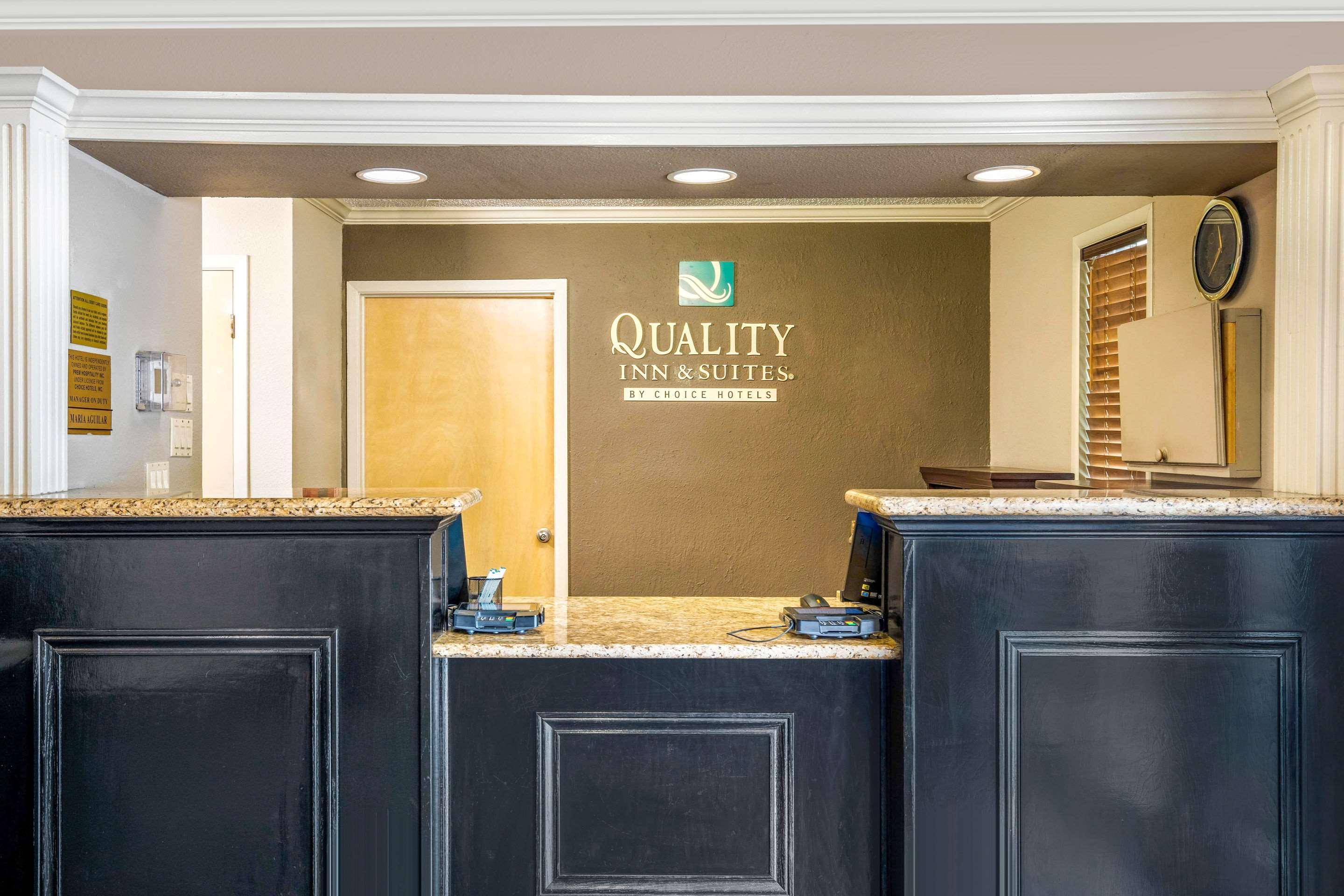 Quality Inn & Suites Weatherford Bagian luar foto