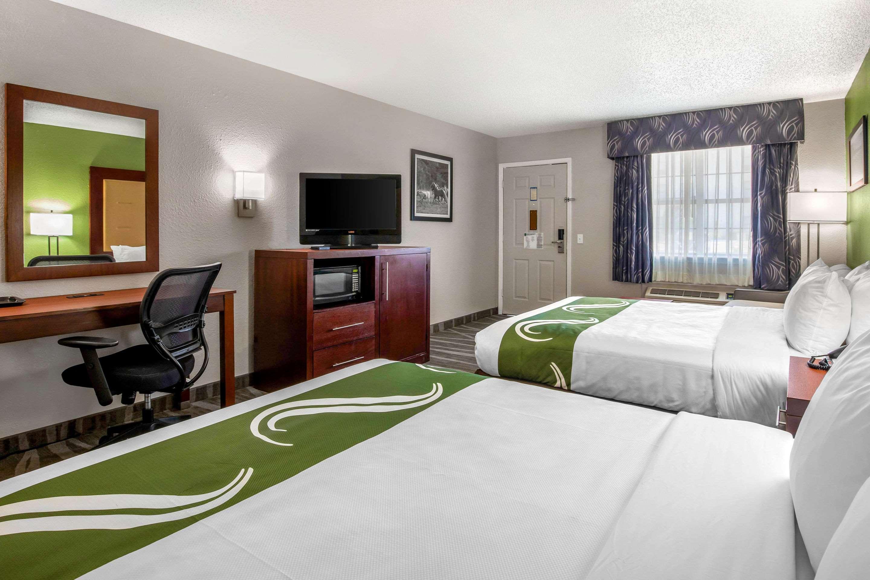 Quality Inn & Suites Weatherford Bagian luar foto