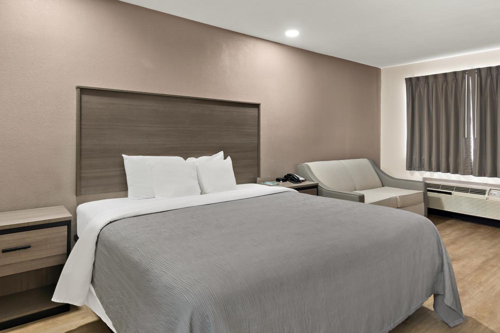Quality Inn & Suites Weatherford Bagian luar foto