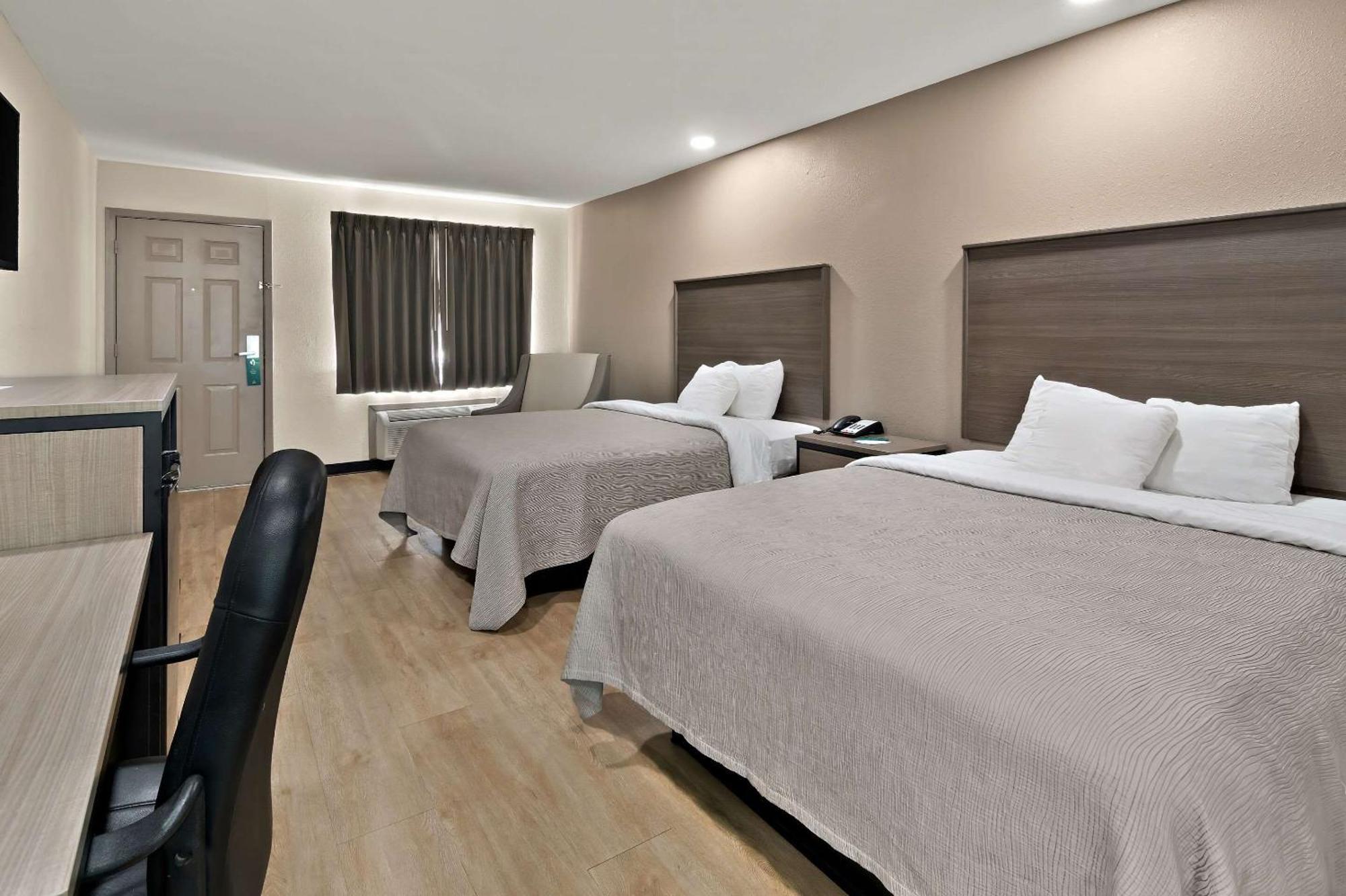 Quality Inn & Suites Weatherford Bagian luar foto